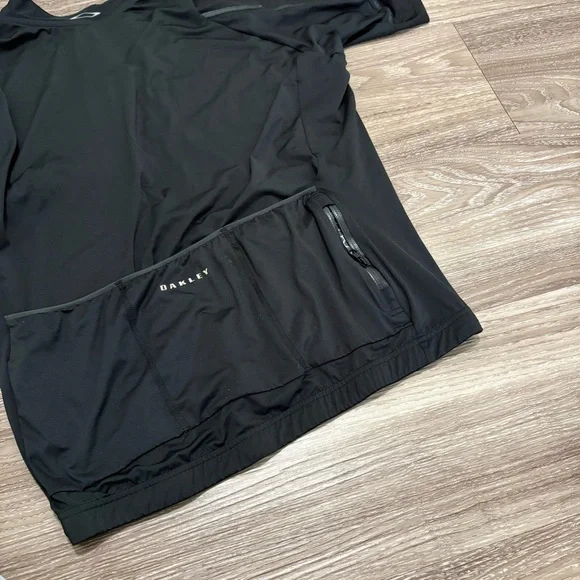 SOLD***Oakley cycling set top and bottom - Picture 15 of 15